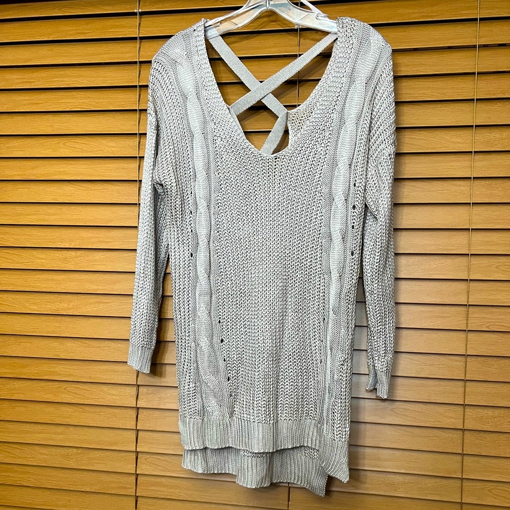 Wishlist Beige Knit V Neck Sweater top Size Small/Medium